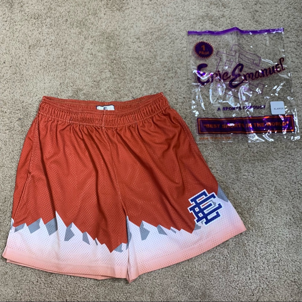 Eric Emanuel Shorts Mountains size XL